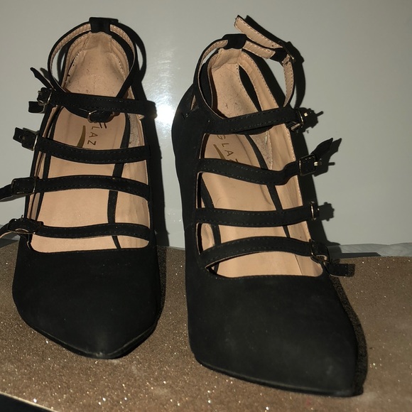 High heels - Picture 2 of 3